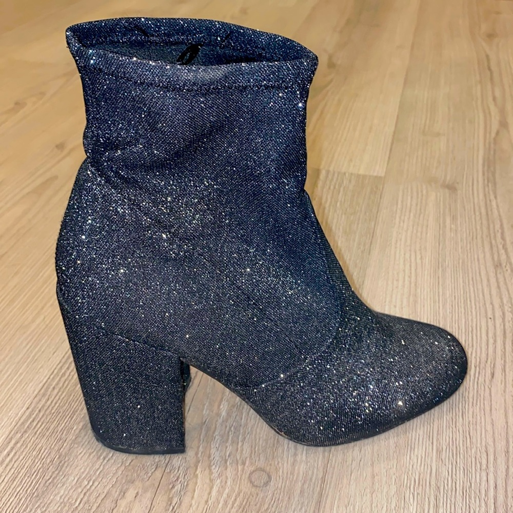 Express  : Black / Silver Glitter Block Heel Booties